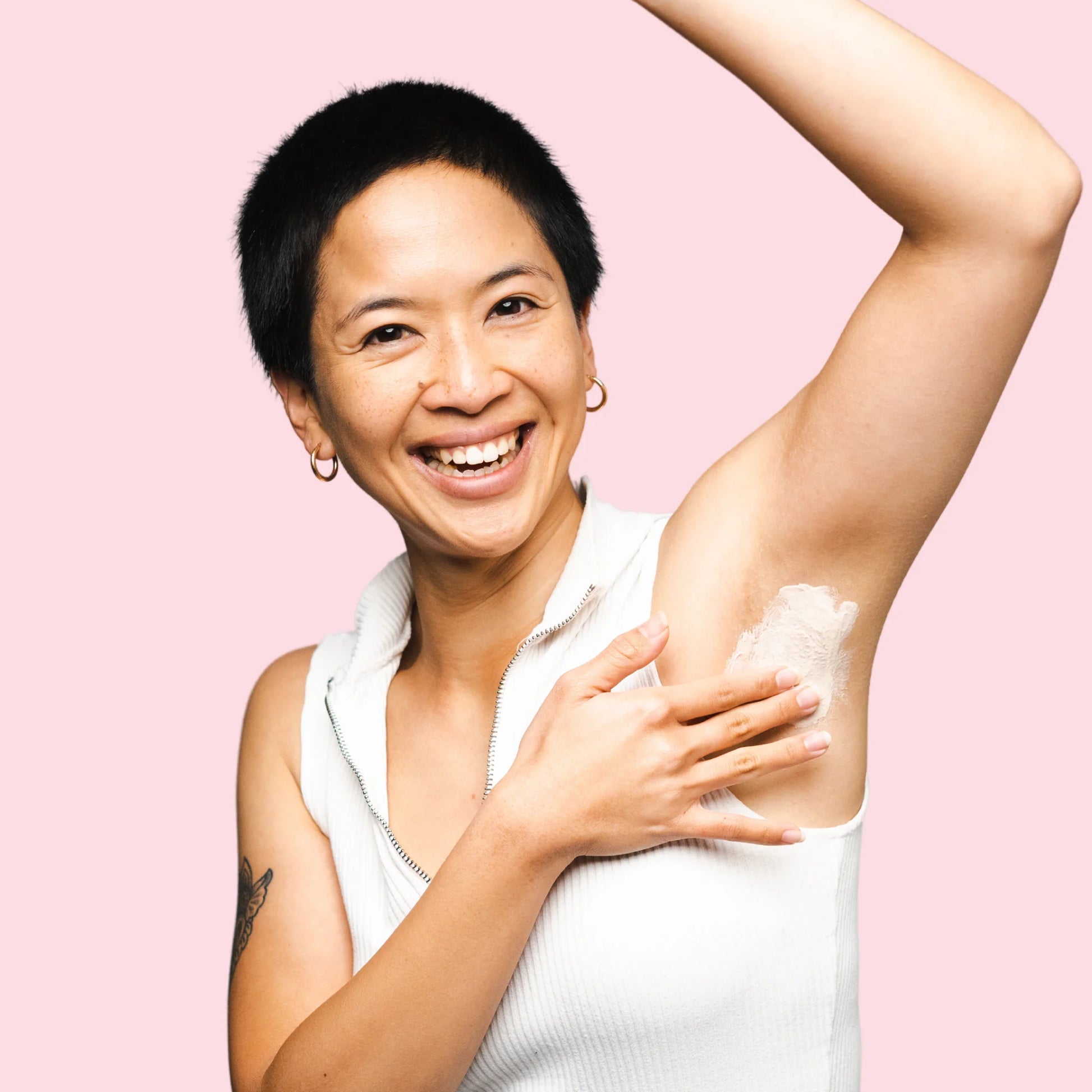 Woohoo Body Armpit Detox Mask applied to underarm natural detox clay mask for transitioning to natural deodorant and balancing underarm skin.